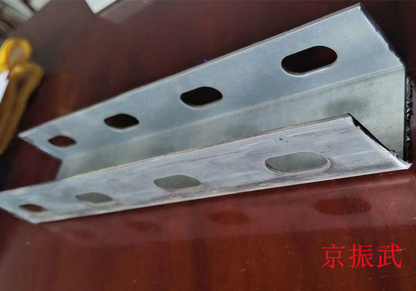 異型龍骨