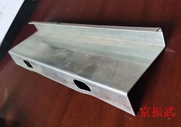 ?異型龍骨